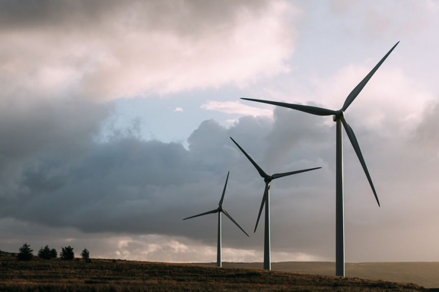 The project is being implemented by Abu Dhabi Future Energy Company (Masdar) through an EPC consortium of GE Renewable Energy and Spain’s TSK. The project is being implemented by Abu Dhabi Future Energy Company (Masdar) through an EPC consortium of GE Renewable Energy and Spain’s TSK.